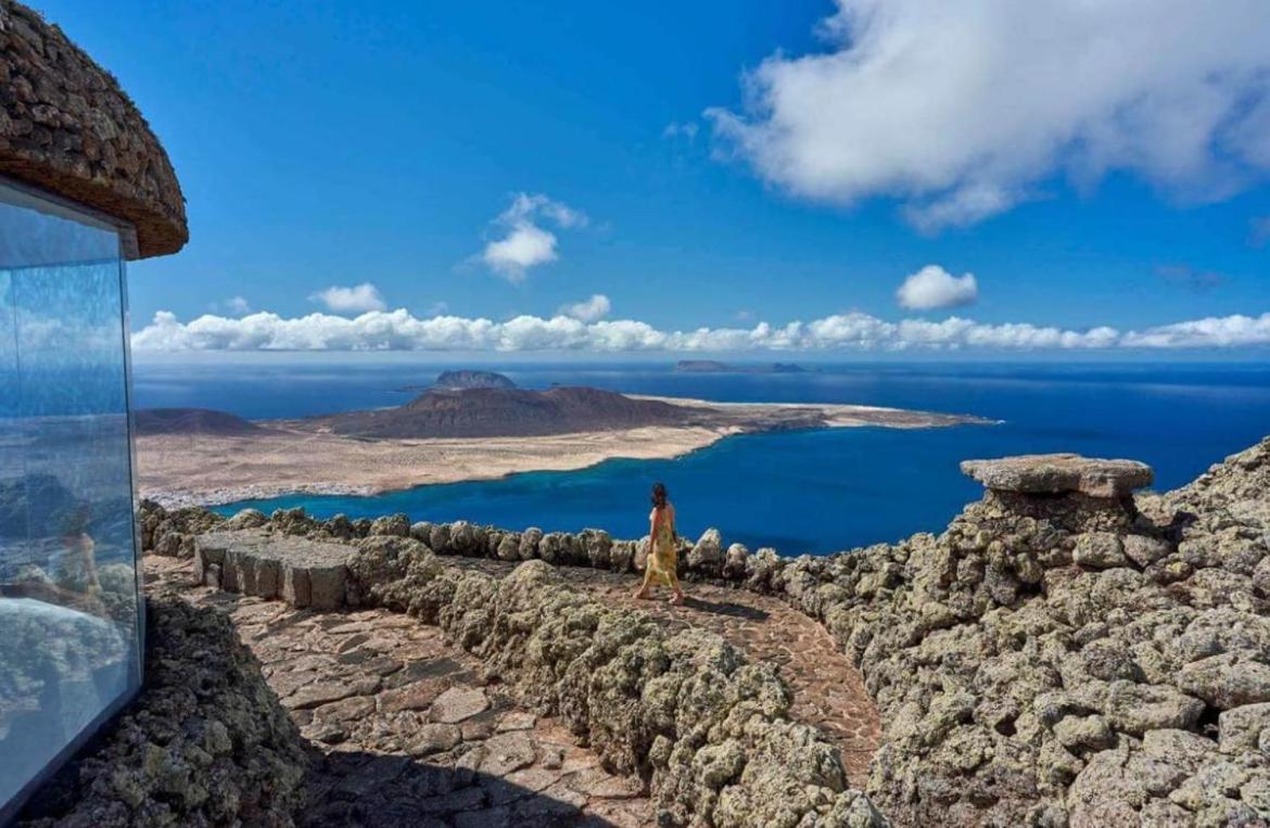Lanzarote Casa Volcanica-Anclada Sobre La Lava Del Volcan Montana Blanca ภายนอก รูปภาพ